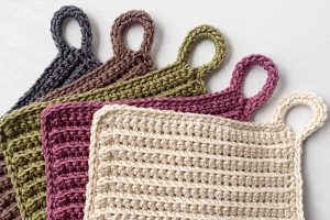 Simple Beginner Friendly Crochet Dishcloth {Free Pattern}